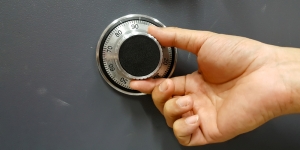 Locked Out? No Problem - The Benefits of Professional Locksmith Services